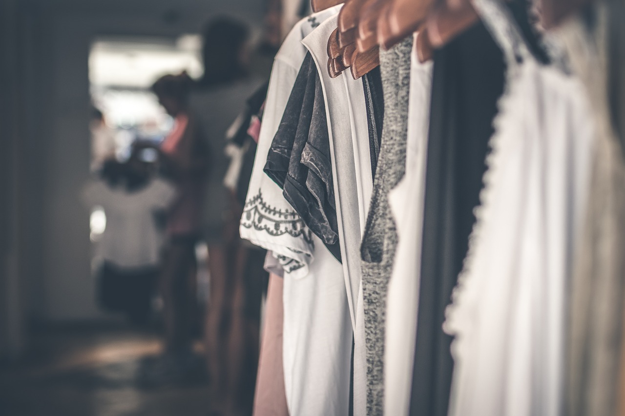 entdecken sie die neuesten modetrends, die ihren stil aufpeppen! von zeitlosen klassikern bis hin zu angesagten neuheiten – bleiben sie modisch immer einen schritt voraus.