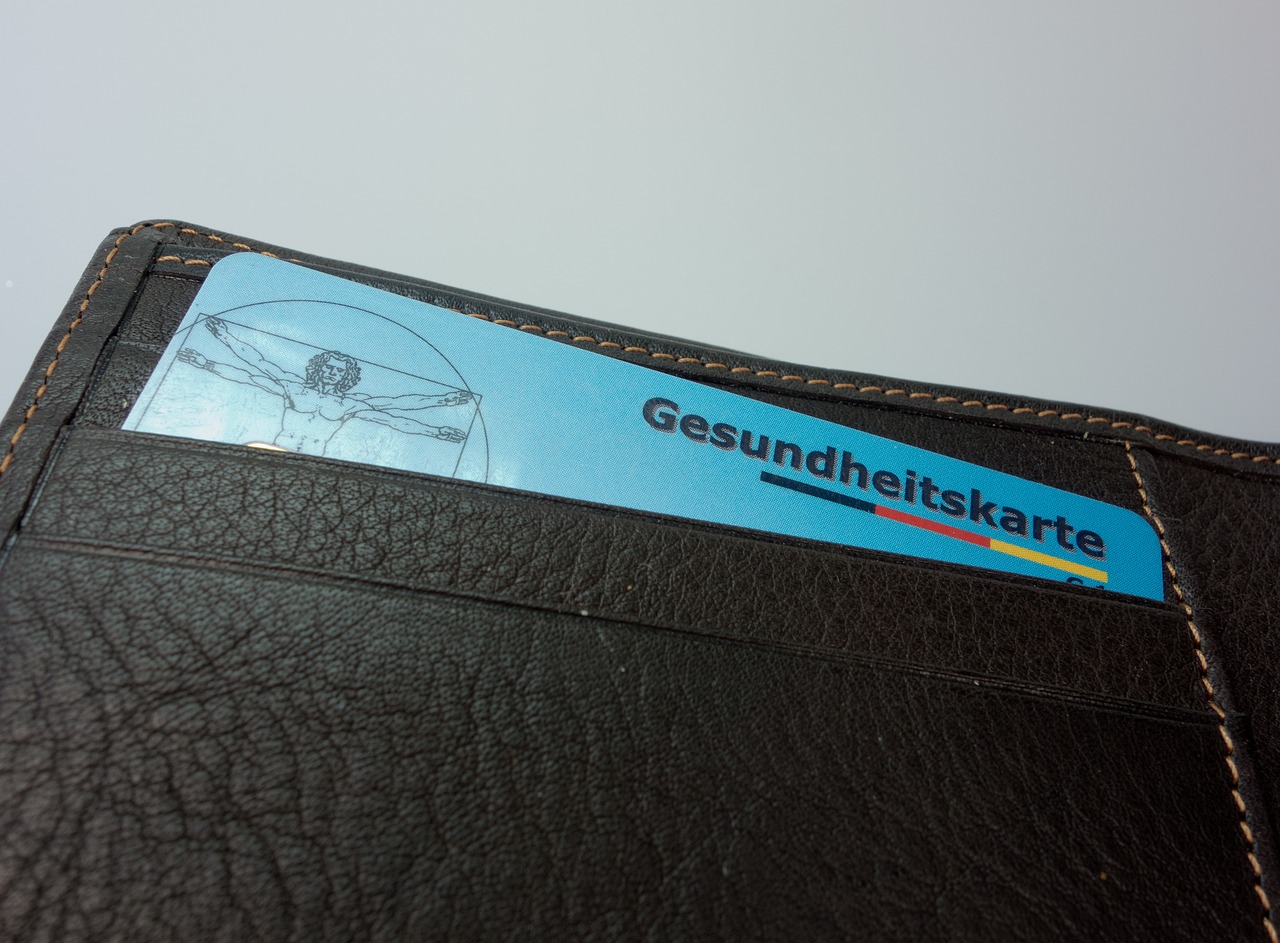 entdecken sie die wichtigsten versicherungen, die sie benötigen, um optimal abgesichert zu sein. erfahren sie, welche policen verpflichtend sind und wie sie die richtige auswahl für ihre bedürfnisse treffen.